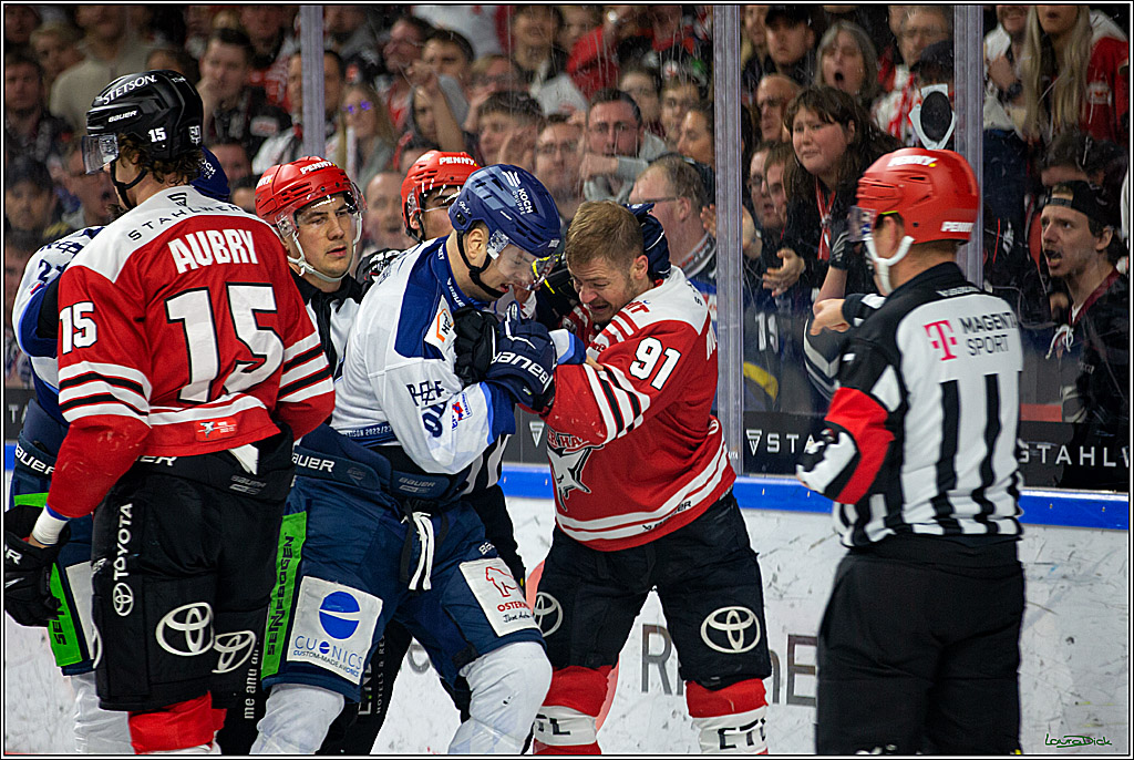 PENNY DEL; Koelner Haie- Straubing Tigers; Koeln, 28.12.2022